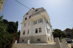 Apartments with a parking space Split - 15276